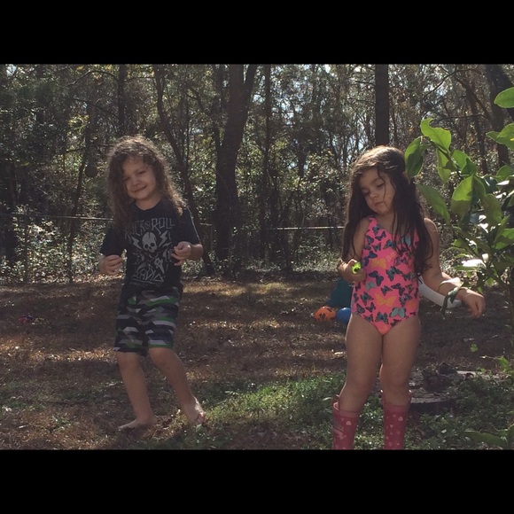 Meet your Posher, Tiffani - Picture 2 of 2